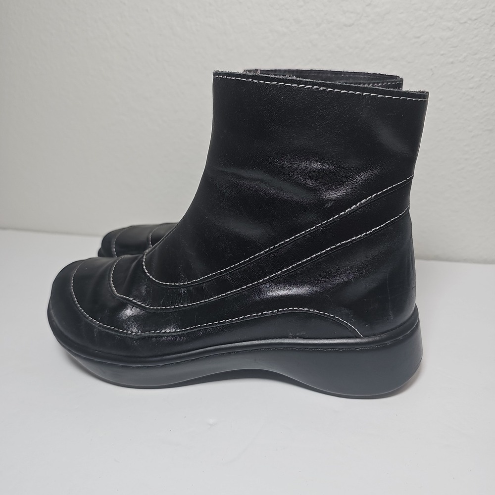 Naot Tellin Womens 36 / US 5.5 Vintage Black Leather Side Zip Ankle Boot